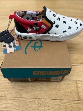 NIB: Kids Mickey Mouse White Alphabet Print Slip-On Shoes, sz. 1Y